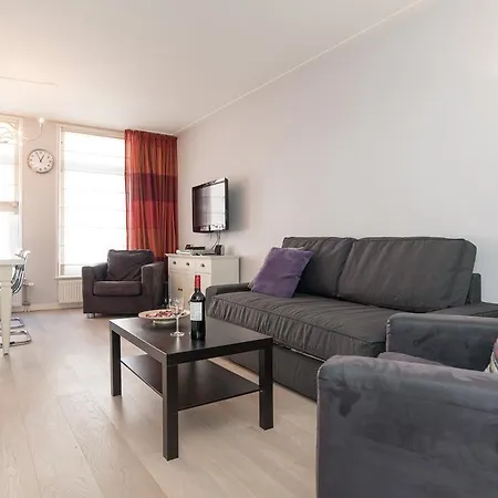 Bed & Breakfast Modern City