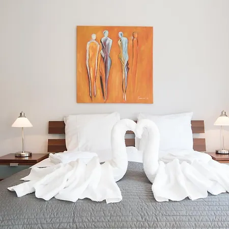 Bed & Breakfast Modern City *
